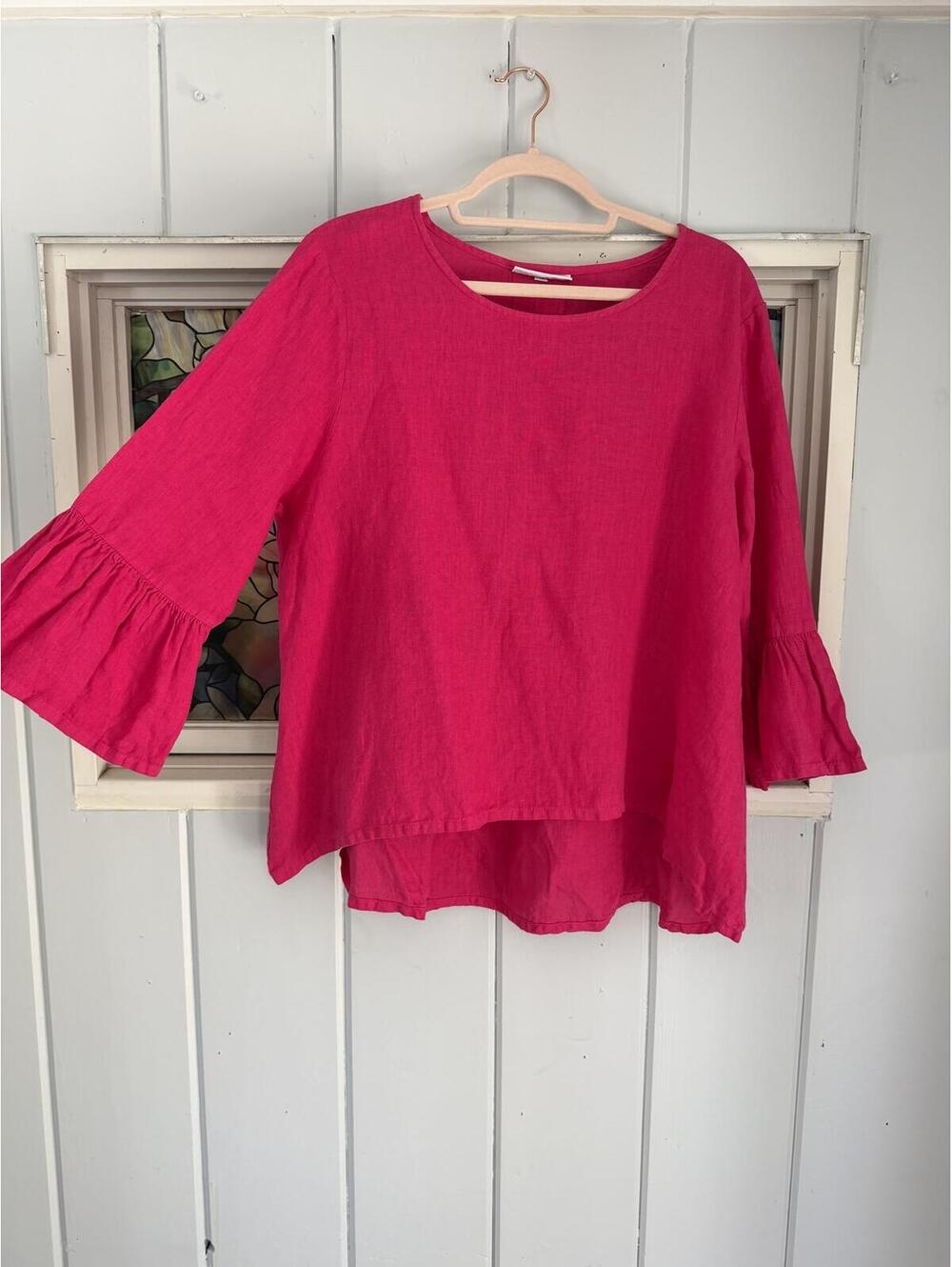 Brynn Walker Pink Linen Bell Sleeve Blouse size Medium
